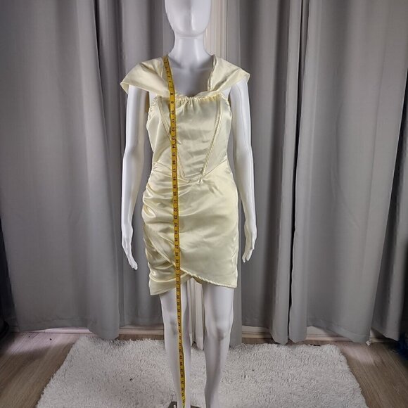 Pretty Little Thing Cream Ruched Cosert Detailed Bardot Bodycon Dress Sz 4 (NWT) - Picture 5 of 11